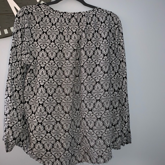 3/20🌟Old Navy black and white tunic style top large - Picture 5 of 5